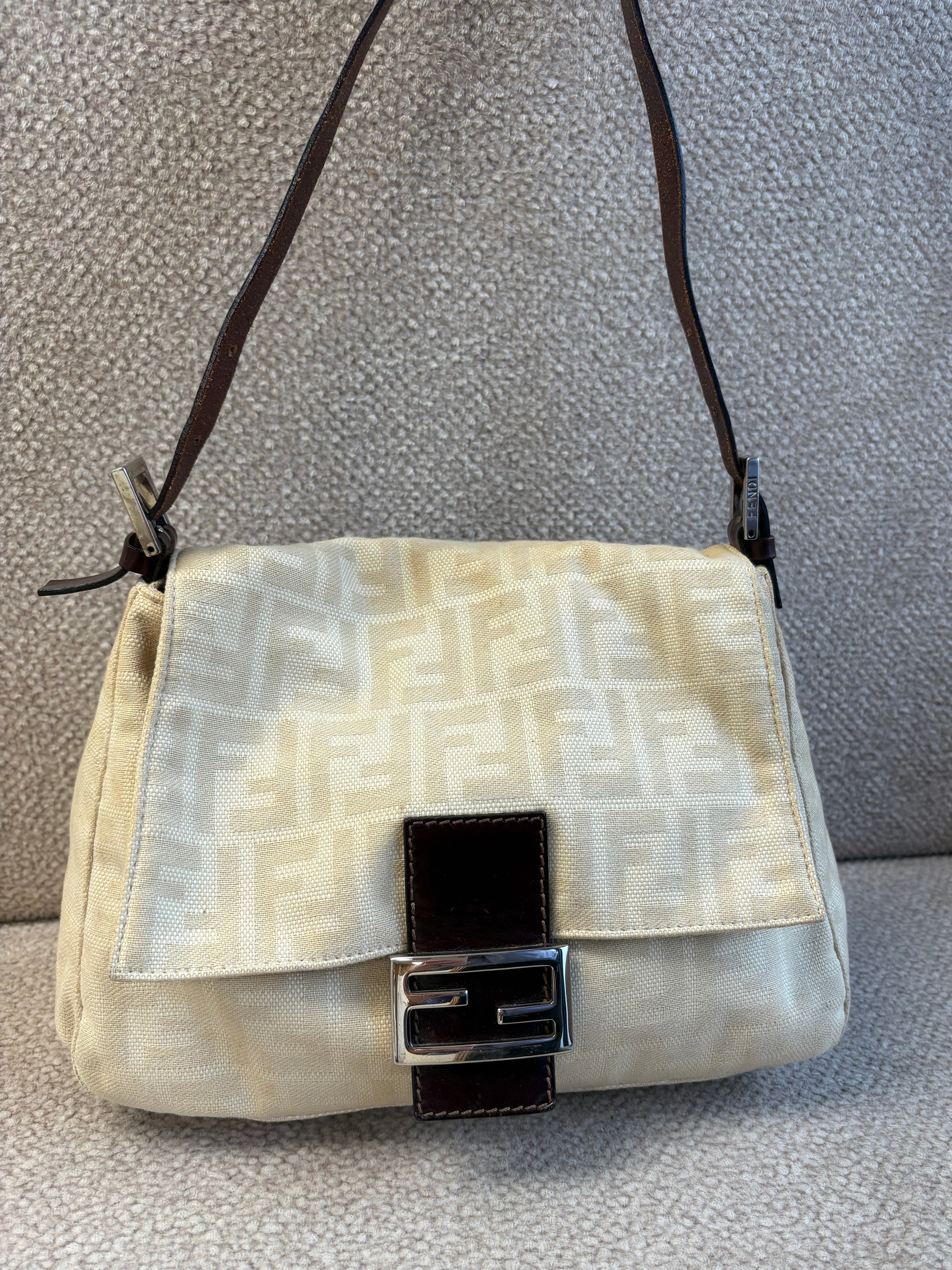 Fendi Beige Mamma Baguette