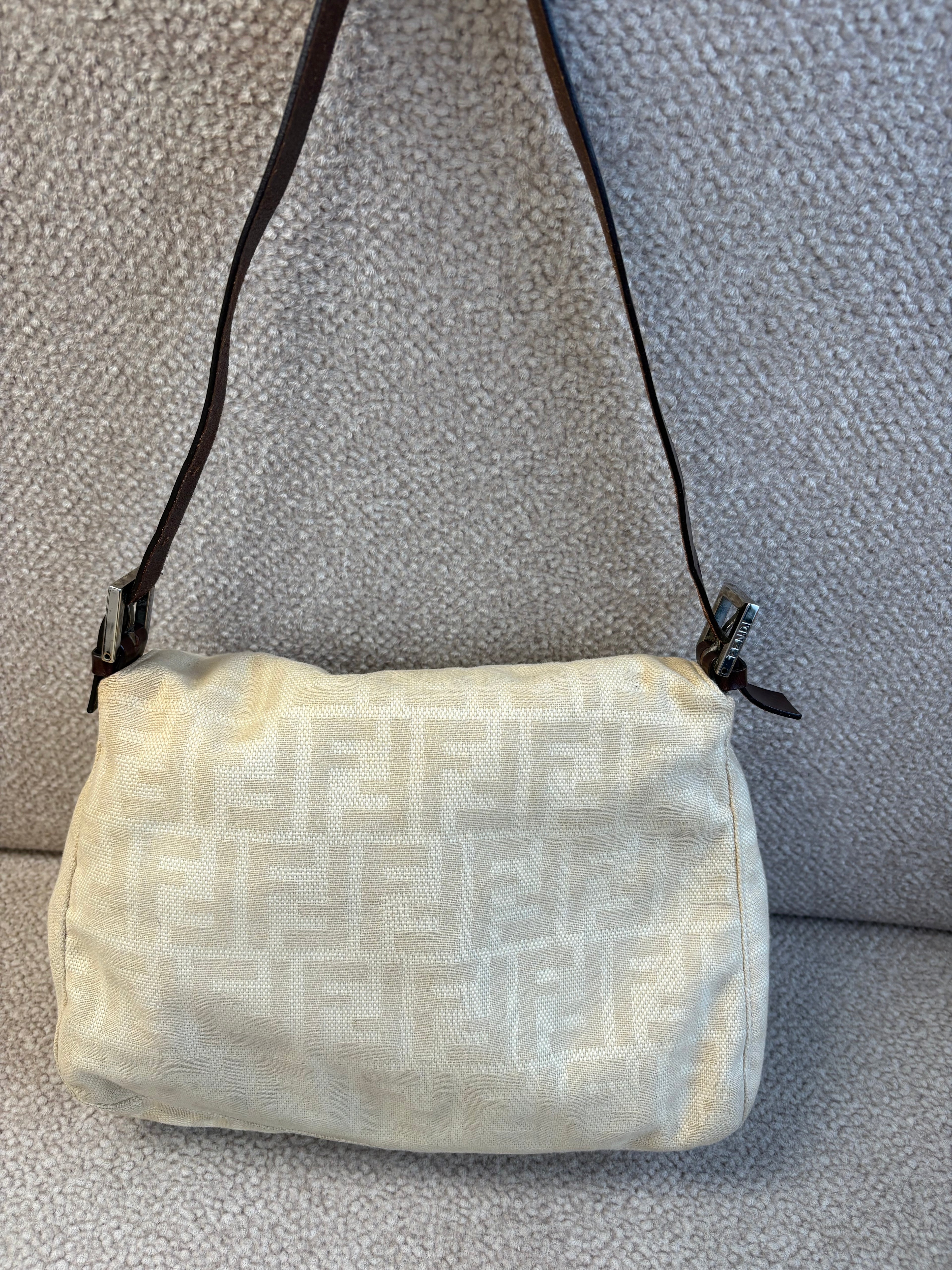 Fendi Beige Mamma Baguette