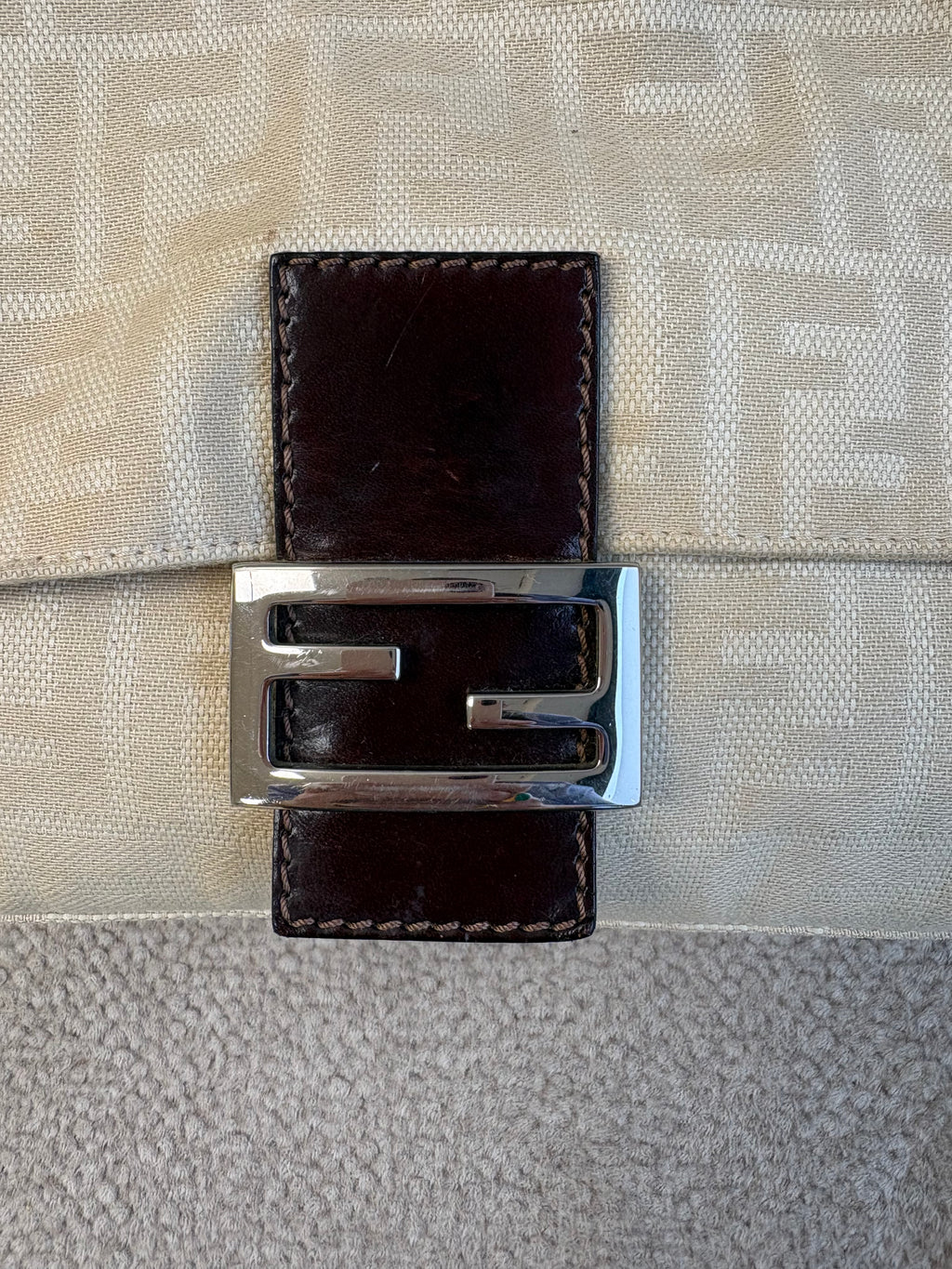 Fendi Beige Mamma Baguette