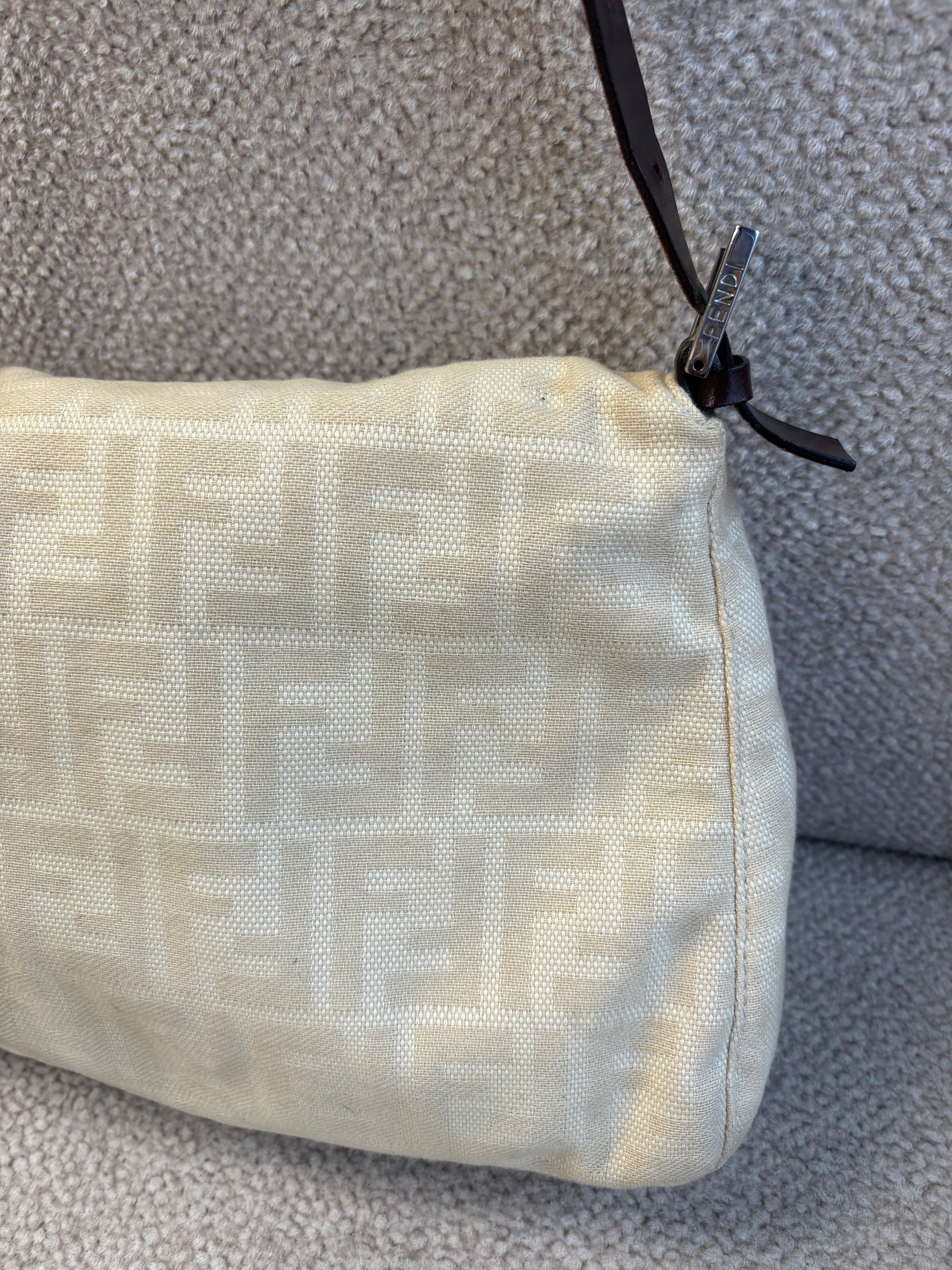 Fendi Beige Mamma Baguette